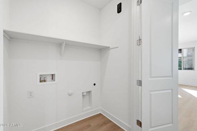 2121 W Sonoran Desert Drive 114, Phoenix, AZ 85085