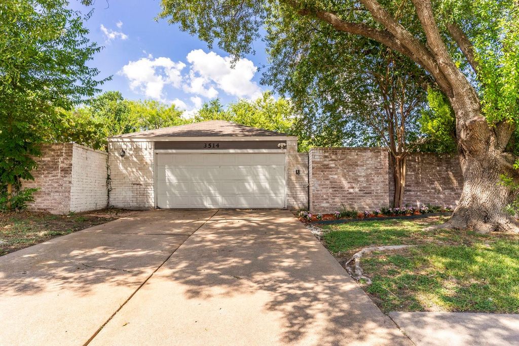 3514 Vineyard Drive, Houston, TX 77082