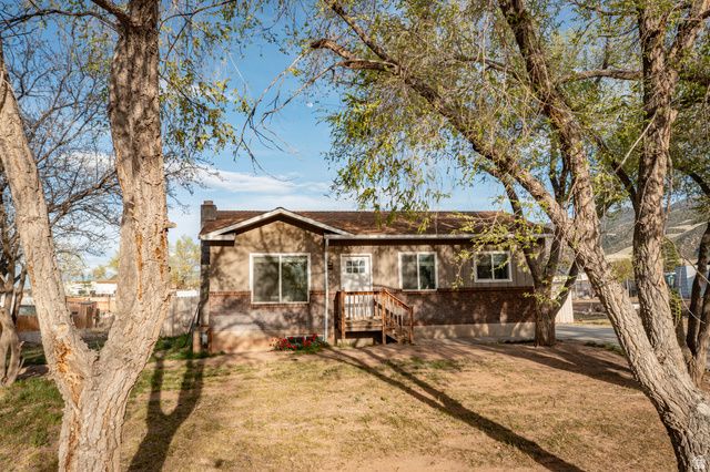 4766 N MULE TRAIN DR, Enoch, UT 84721