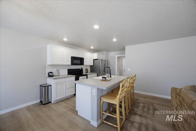 2765 E Jasmine St, Meridian, ID 83646