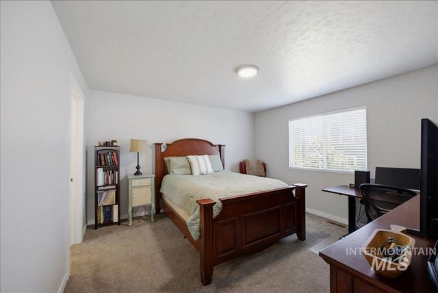 2765 E Jasmine St, Meridian, ID 83646