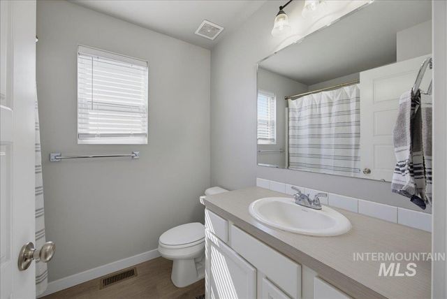 2765 E Jasmine St, Meridian, ID 83646