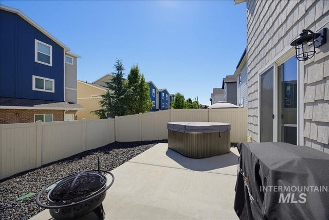 2765 E Jasmine St, Meridian, ID 83646