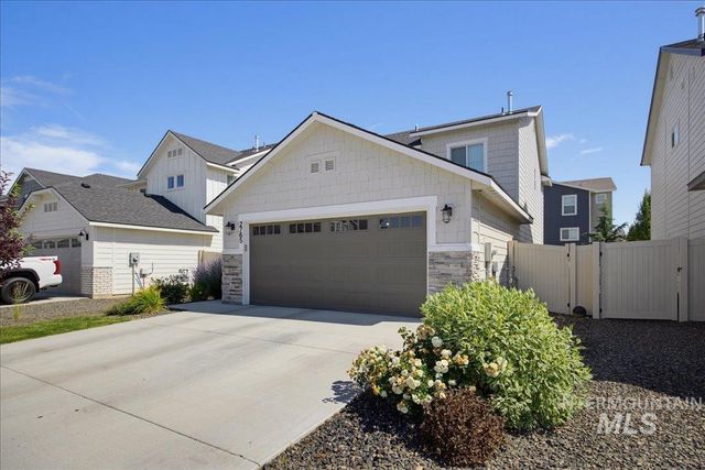2765 E Jasmine St, Meridian, ID 83646