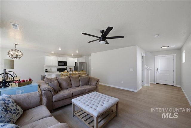 2765 E Jasmine St, Meridian, ID 83646