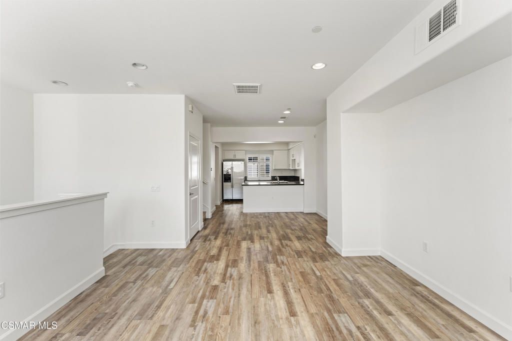 15633 Odyssey Drive 59, Granada Hills, CA 91344 — photo 4