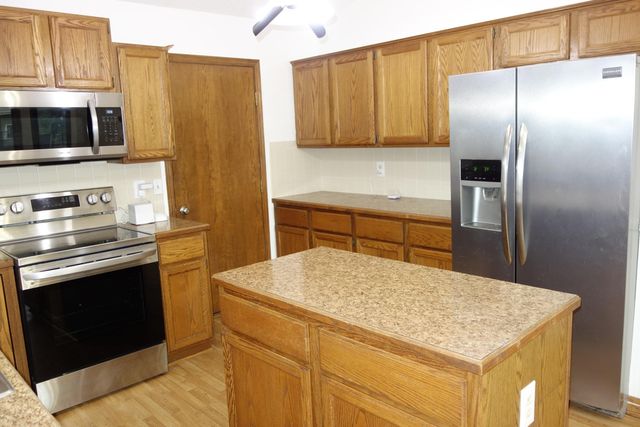 10317 E Countryside, Wichita, KS 67207