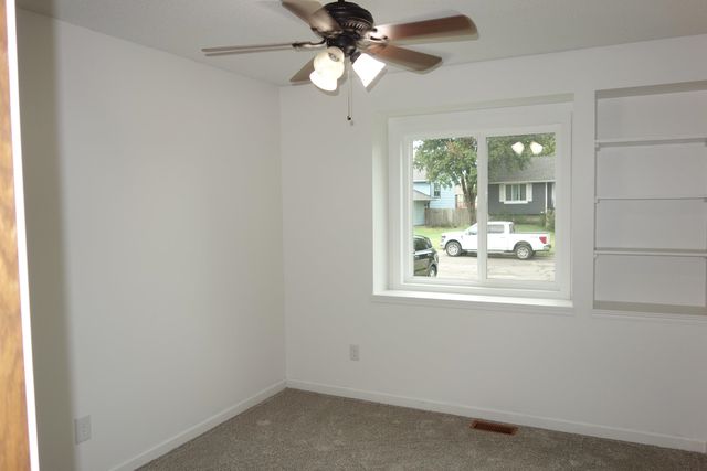10317 E Countryside, Wichita, KS 67207