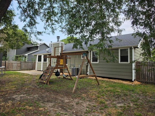 10317 E Countryside, Wichita, KS 67207