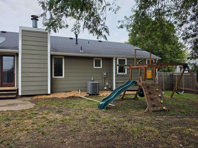 10317 E Countryside, Wichita, KS 67207