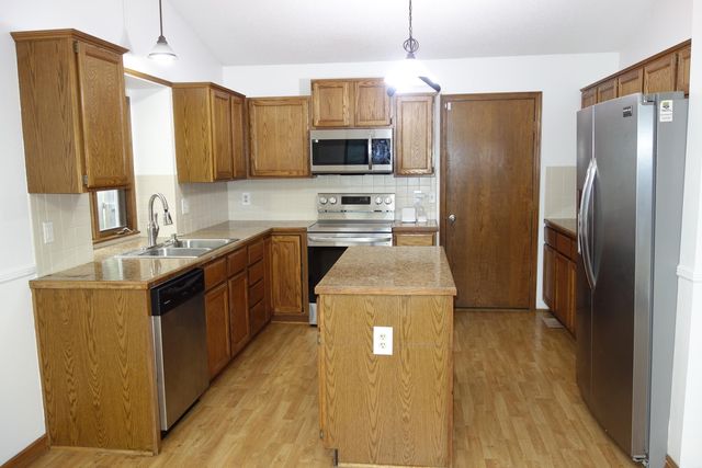 10317 E Countryside, Wichita, KS 67207