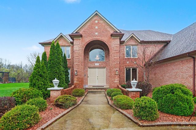 4091 Jacquelynn Court, Oakland Charter Township, MI 48306