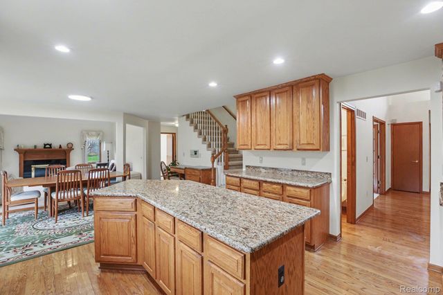 4091 Jacquelynn Court, Oakland Charter Township, MI 48306