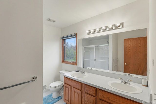 4091 Jacquelynn Court, Oakland Charter Township, MI 48306