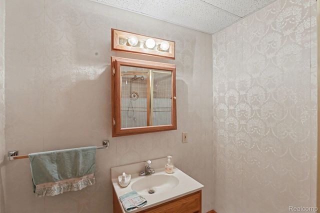 4091 Jacquelynn Court, Oakland Charter Township, MI 48306