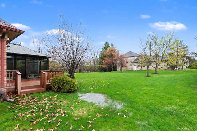 4091 Jacquelynn Court, Oakland Charter Township, MI 48306