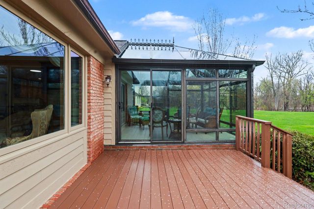 4091 Jacquelynn Court, Oakland Charter Township, MI 48306