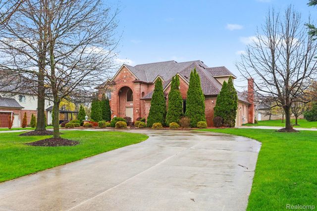 4091 Jacquelynn Court, Oakland Charter Township, MI 48306