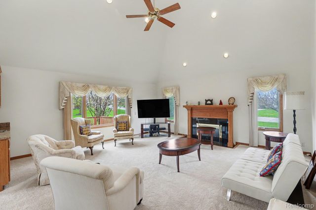 4091 Jacquelynn Court, Oakland Charter Township, MI 48306