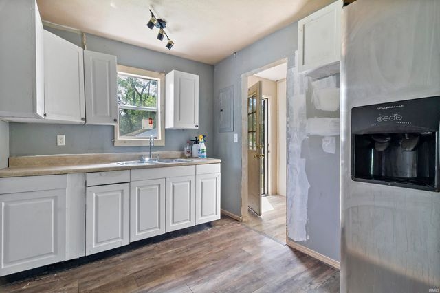 2807 S Nebraska Street, Marion, IN 46953