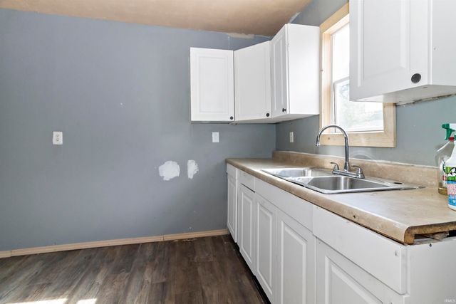 2807 S Nebraska Street, Marion, IN 46953