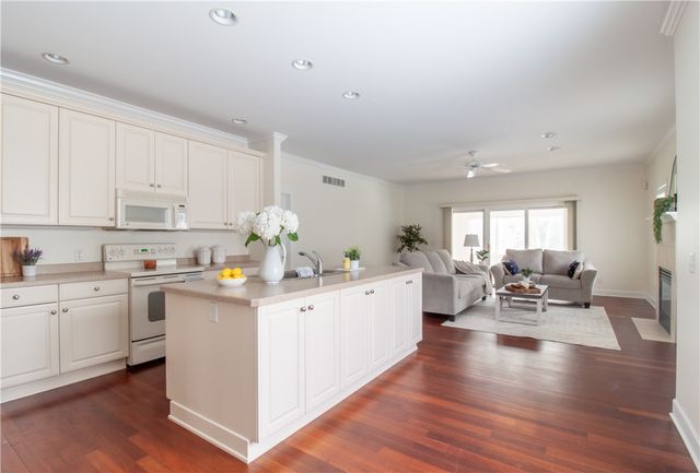 5563 Lakewood Trail, South Bristol, NY 14424