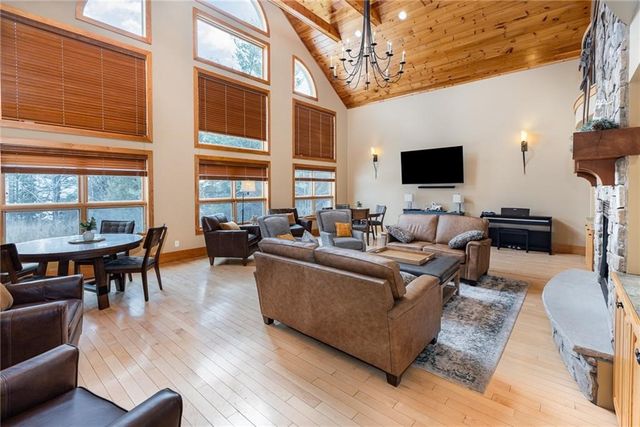 5563 Lakewood Trail, Canandaigua, NY 14424