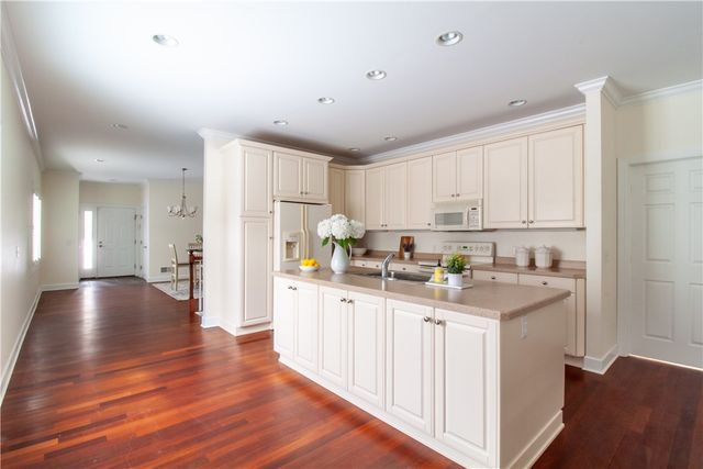 5563 Lakewood Trail, South Bristol, NY 14424