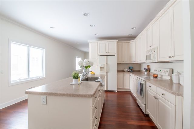 5563 Lakewood Trail, South Bristol, NY 14424