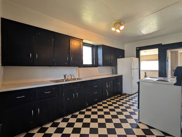 618 E Providence Ave, Spokane, WA 99207