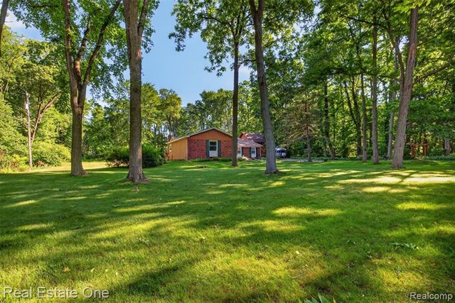 5466 Grange Hall Road, Holly, MI 48442