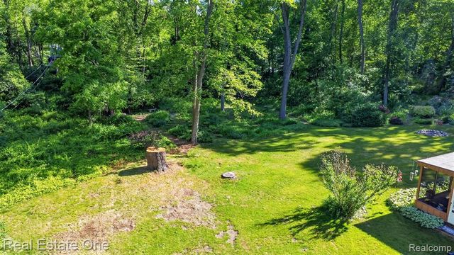 5466 Grange Hall Road, Holly, MI 48442