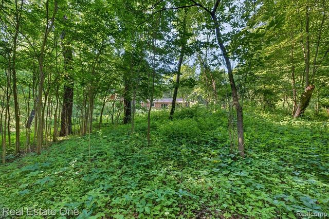 5466 Grange Hall Road, Holly, MI 48442