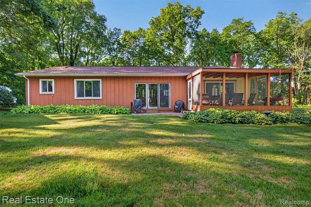 5466 Grange Hall Road, Holly, MI 48442