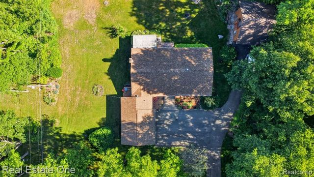 5466 Grange Hall Road, Holly, MI 48442