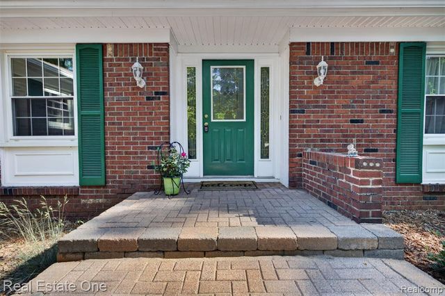 5466 Grange Hall Road, Holly, MI 48442