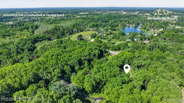 5466 Grange Hall Road, Holly, MI 48442