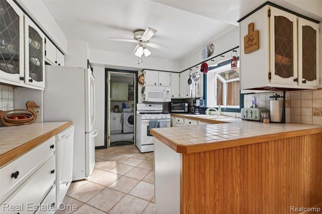 5466 Grange Hall Road, Holly, MI 48442