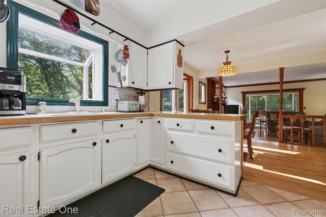 5466 Grange Hall Road, Holly, MI 48442