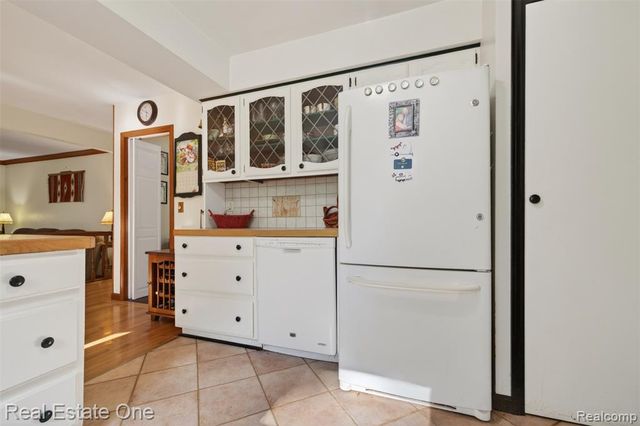 5466 Grange Hall Road, Holly, MI 48442