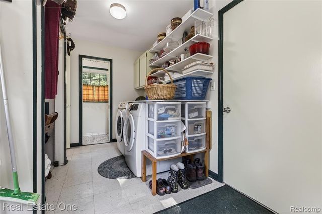 5466 Grange Hall Road, Holly, MI 48442