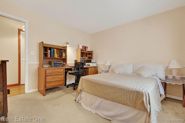 5466 Grange Hall Road, Holly, MI 48442
