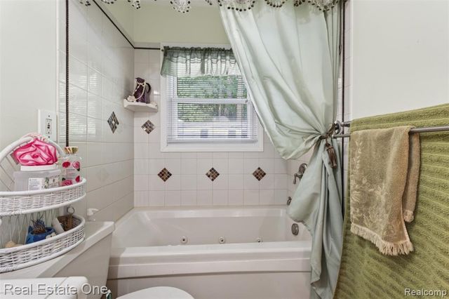 5466 Grange Hall Road, Holly, MI 48442