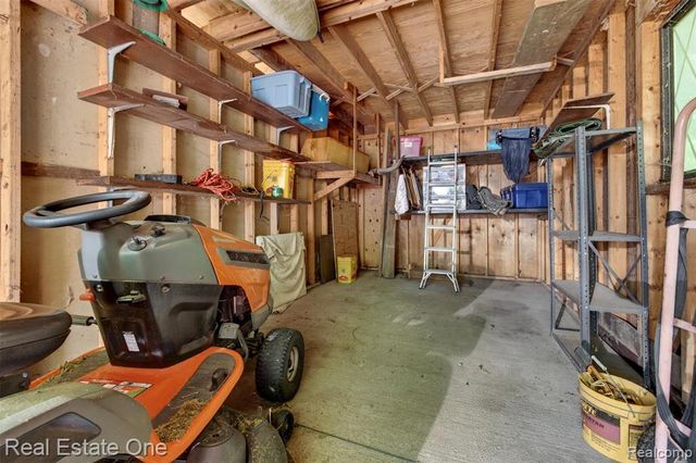 5466 Grange Hall Road, Holly, MI 48442