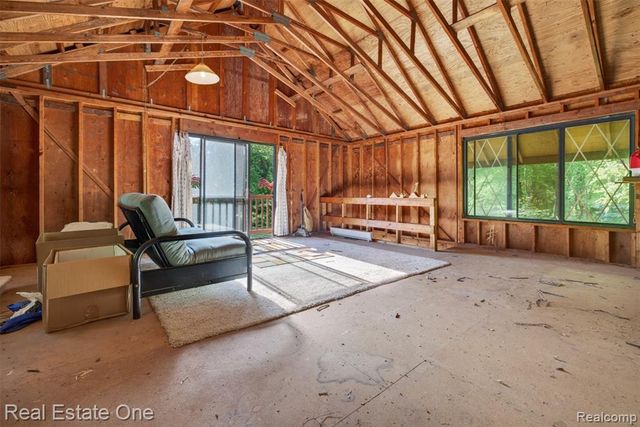 5466 Grange Hall Road, Holly, MI 48442