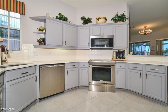 9203 Willowcrest CT, Fort Myers, FL 33908