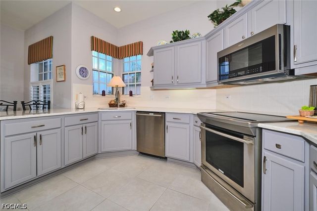 9203 Willowcrest CT, Fort Myers, FL 33908