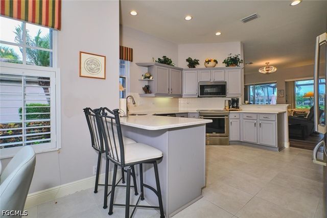 9203 Willowcrest CT, Fort Myers, FL 33908