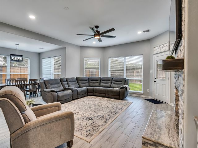 6134 Carlisle Lane, League City, TX 77573