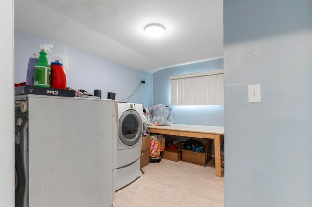 4649 Dundee Avenue, Columbus, OH 43227